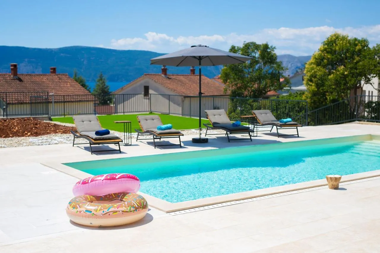 Villa Magnifica With Pool Pinezici  Pinezici (Krk)