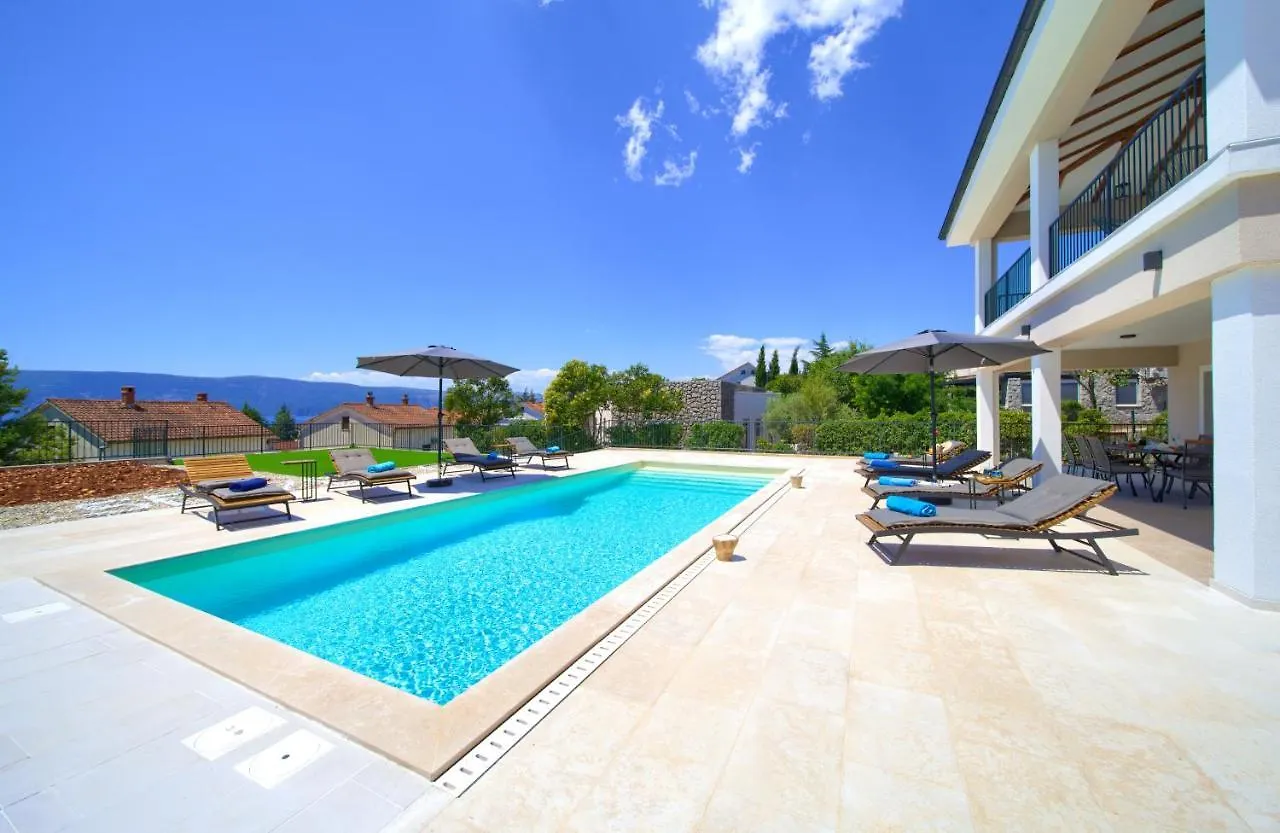 Villa Magnifica With Pool Pinezici  Croatia