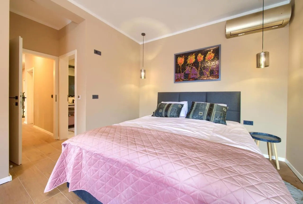 Villa Magnifica With Pool Pinezici  Croatia