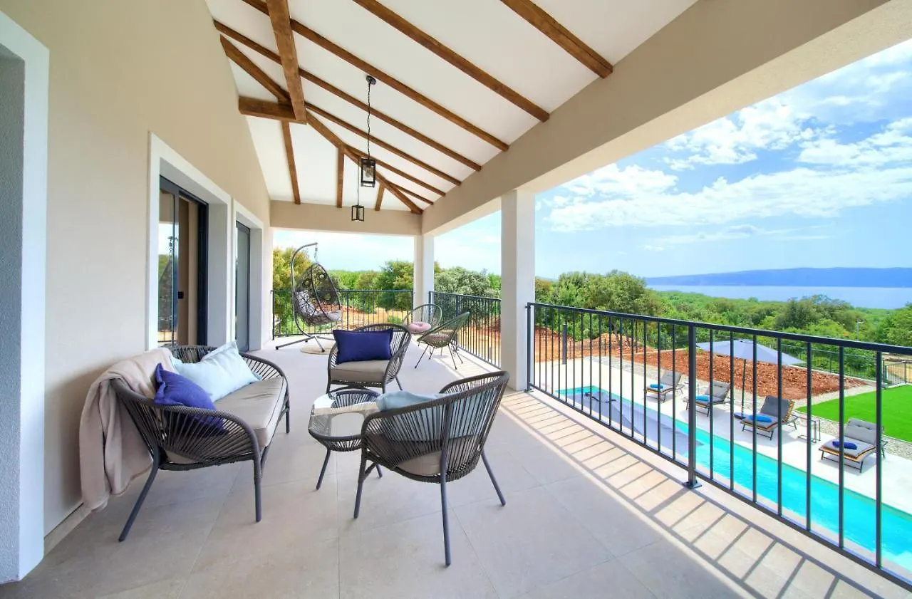 Villa Magnifica With Pool Pinezici