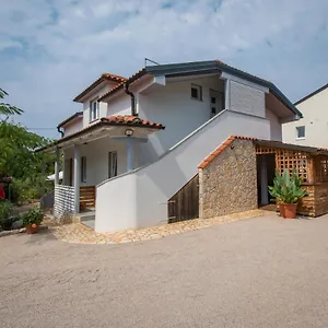 Apartment Milena, Pinezići