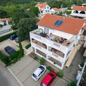 Apartment Ruzica, Pinezići