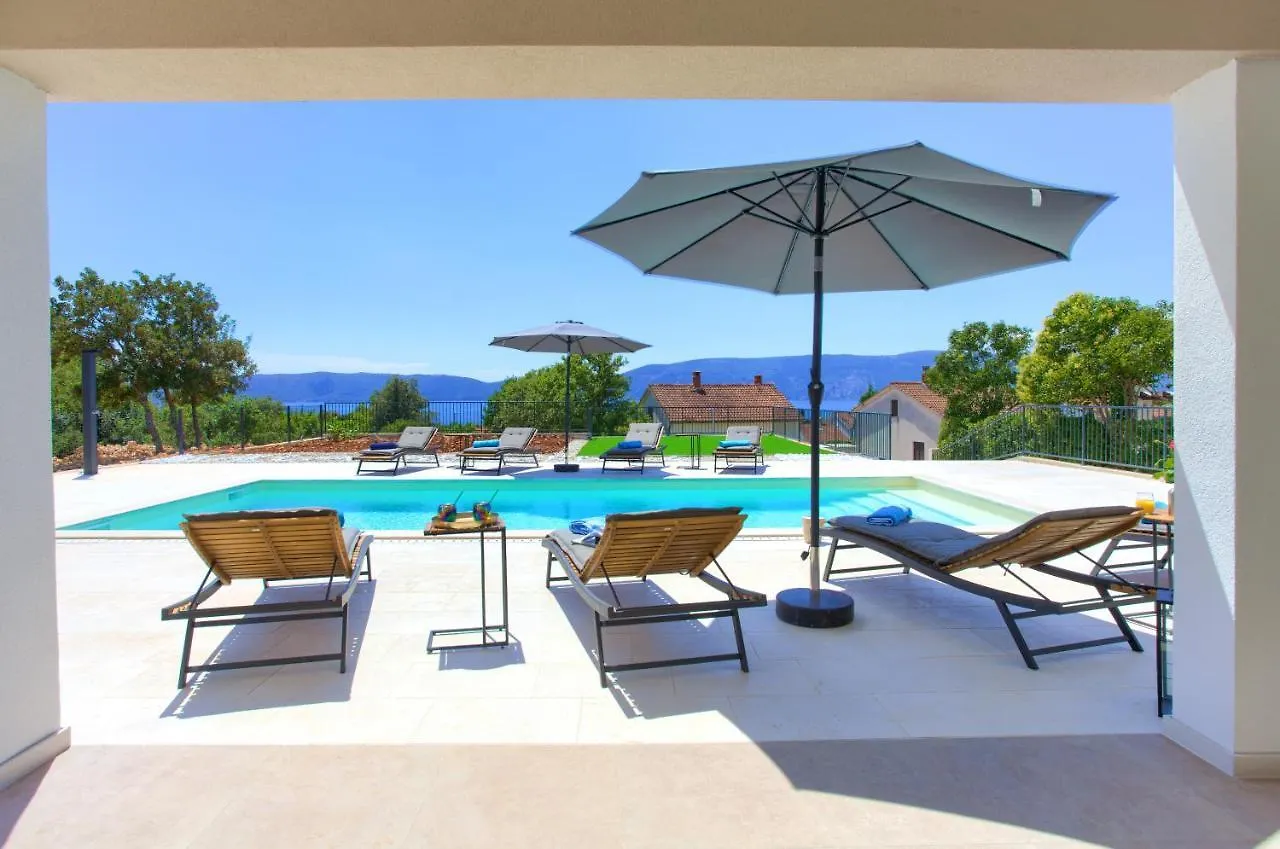 Villa Magnifica With Pool Pinezići