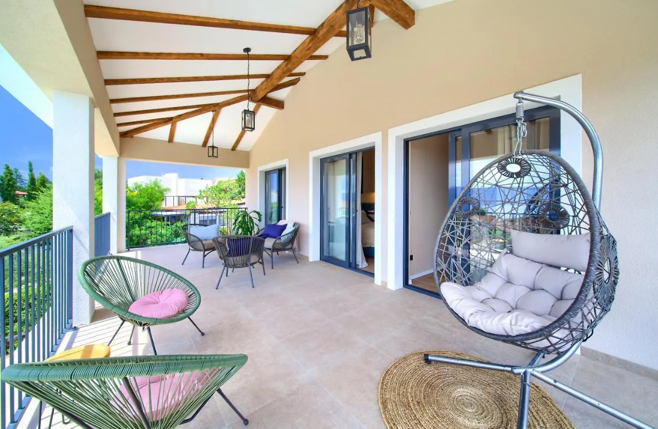 Villa Magnifica With Pool Pinezići